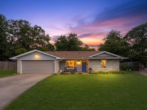 1314  Sandy Circle , Irving Texas 75060