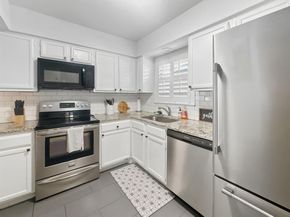 15151  Berry Trail  601, Dallas Texas 75248