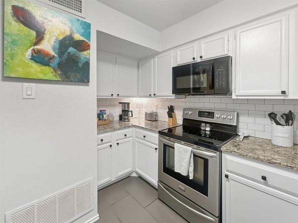 15151  Berry Trail  601, Dallas Texas 75248