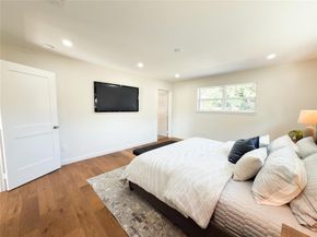 1326  Stevens Ridge Drive , Dallas Texas 75211