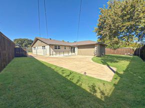 1326  Stevens Ridge Drive , Dallas Texas 75211