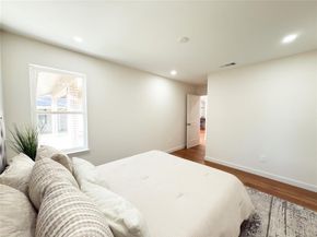 1326  Stevens Ridge Drive , Dallas Texas 75211