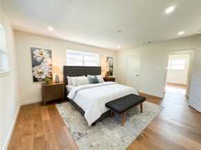 1326  Stevens Ridge Drive , Dallas Texas 75211