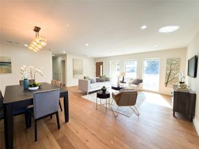 1326  Stevens Ridge Drive , Dallas Texas 75211