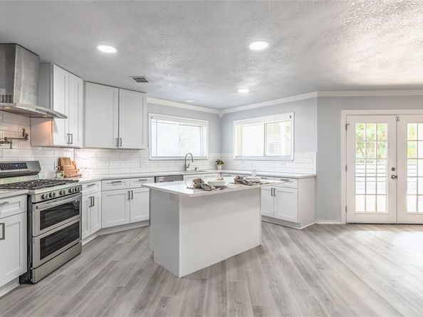 6512  Willow Oak Court , Fort Worth Texas 76112