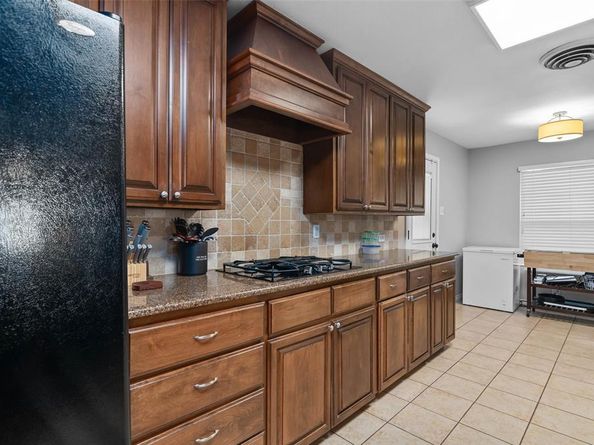 6555  Locke Avenue , Fort Worth Texas 76116