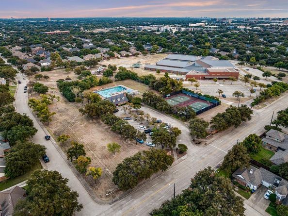 6053  Buffridge Trail , Dallas Texas 75252