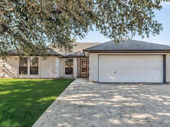 6610  Glen Falls Drive , Arlington Texas 76001