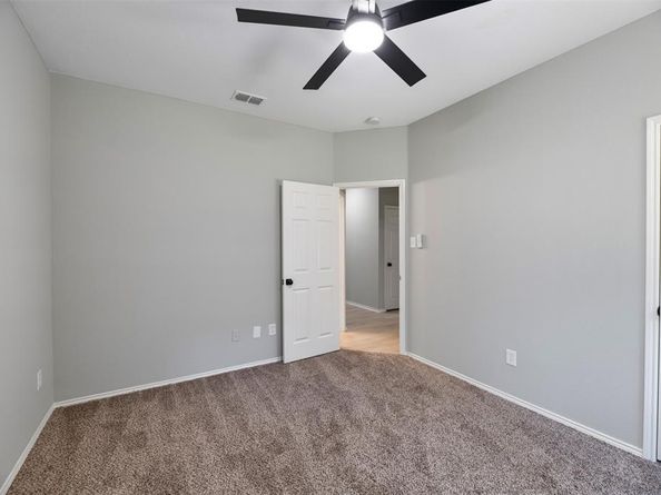 716  Red Oak  , Crowley Texas 76036