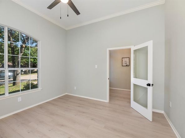 716  Red Oak  , Crowley Texas 76036