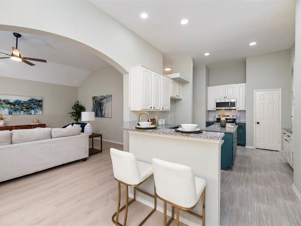 716  Red Oak  , Crowley Texas 76036