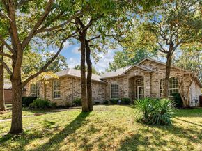 716  Red Oak  , Crowley Texas 76036