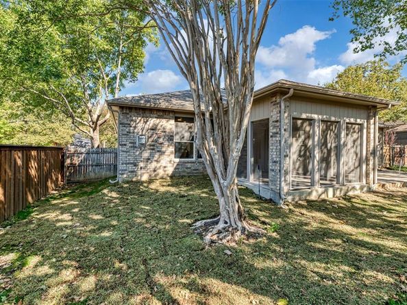 716  Red Oak  , Crowley Texas 76036