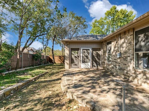 716  Red Oak  , Crowley Texas 76036