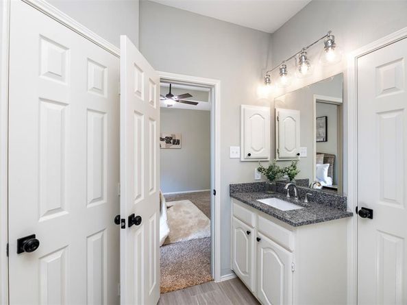 716  Red Oak  , Crowley Texas 76036