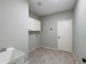 716  Red Oak  , Crowley Texas 76036