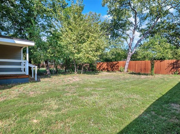 4042  Ladale Drive , Dallas Texas 75212