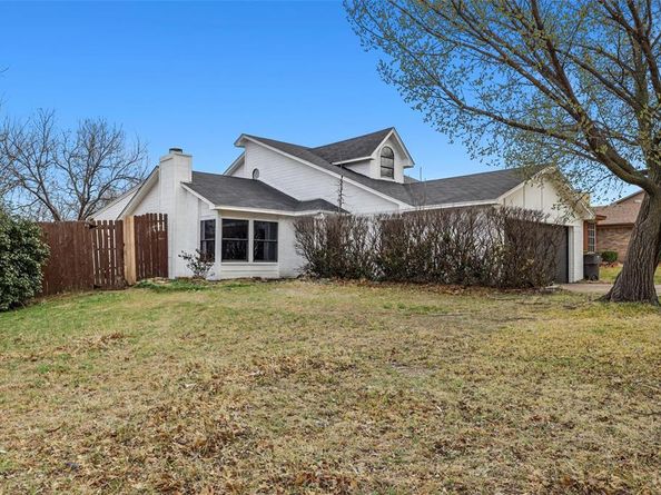 10001  Pack Saddle Trail , Fort Worth Texas 76108