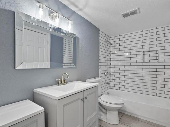 10001  Pack Saddle Trail , Fort Worth Texas 76108