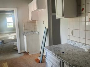 940 W 7th Street , Dallas Texas 75208