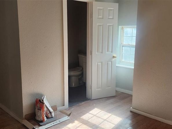 940 W 7th Street , Dallas Texas 75208