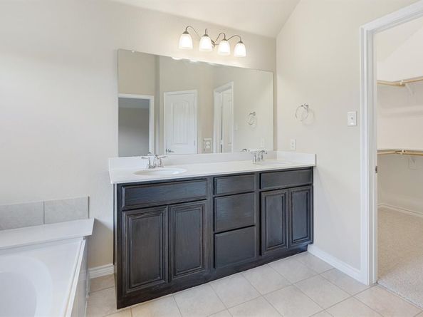 5022  Hidden Creek Road , Garland Texas 75043