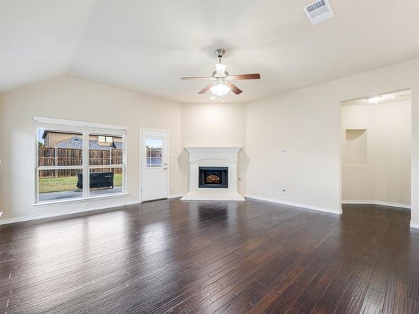 5022  Hidden Creek Road , Garland Texas 75043