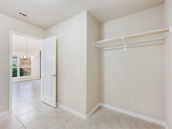 5022  Hidden Creek Road , Garland Texas 75043