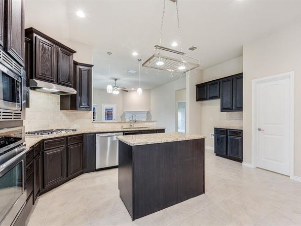 5022  Hidden Creek Road , Garland Texas 75043