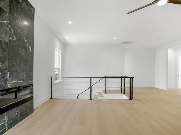 3629  Vilbig Road , Dallas Texas 75212