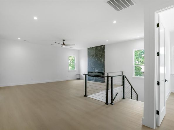 3629  Vilbig Road , Dallas Texas 75212