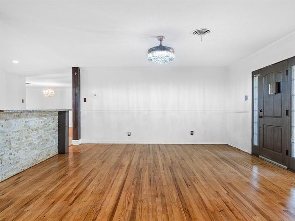 1714 E Union Bower Road , Irving Texas 75061