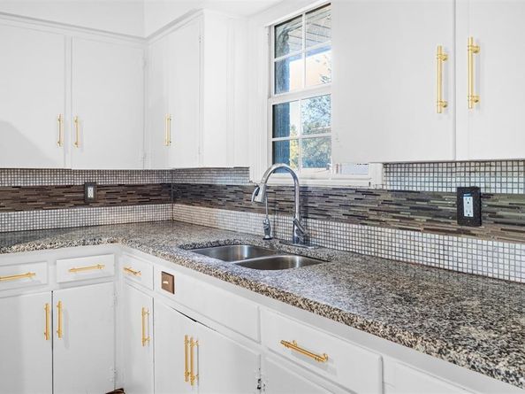 1714 E Union Bower Road , Irving Texas 75061