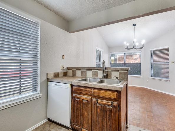 2806  Harvest Lake Drive , Irving Texas 75060