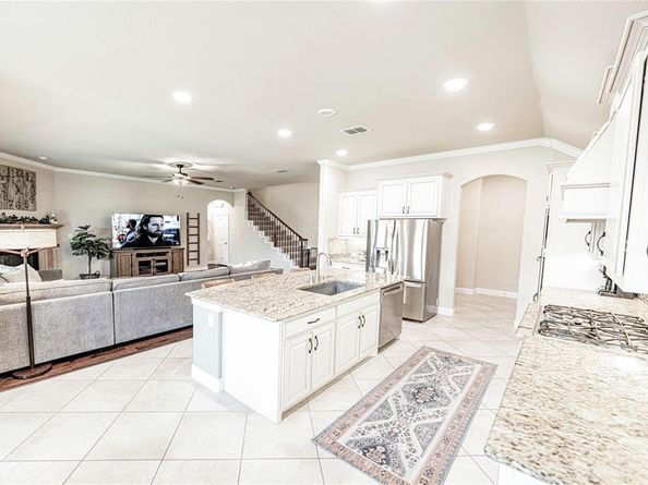 2724  Driftwood Creek Trail , Celina Texas 75078