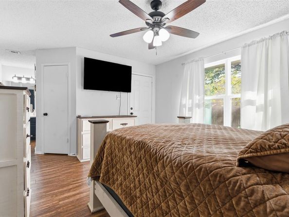 1212  Eagle Lake Drive , Azle Texas 76020