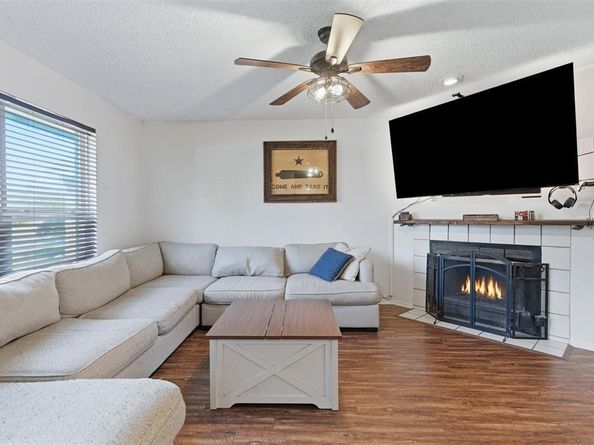 1212  Eagle Lake Drive , Azle Texas 76020