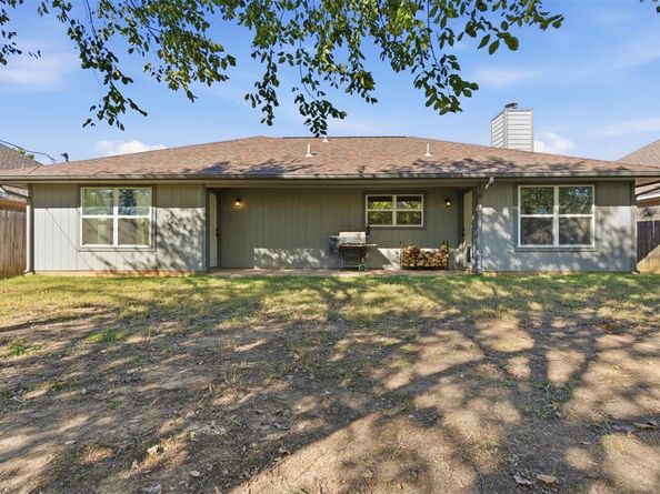 1212  Eagle Lake Drive , Azle Texas 76020