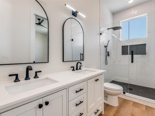 2415  Meyers Street , Dallas Texas 75215