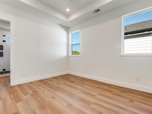 2415  Meyers Street , Dallas Texas 75215