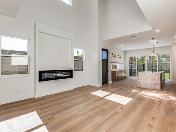 2415  Meyers Street , Dallas Texas 75215