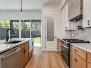 2415  Meyers Street , Dallas Texas 75215