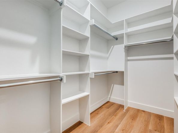 2415  Meyers Street , Dallas Texas 75215