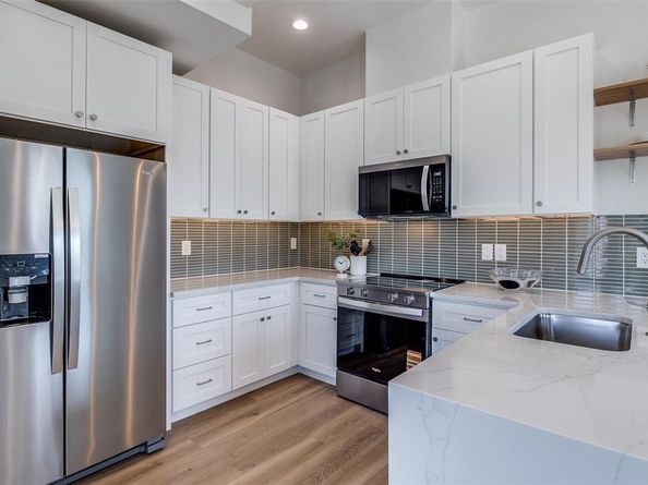 3308  Birmingham Avenue  C11, Dallas Texas 75210