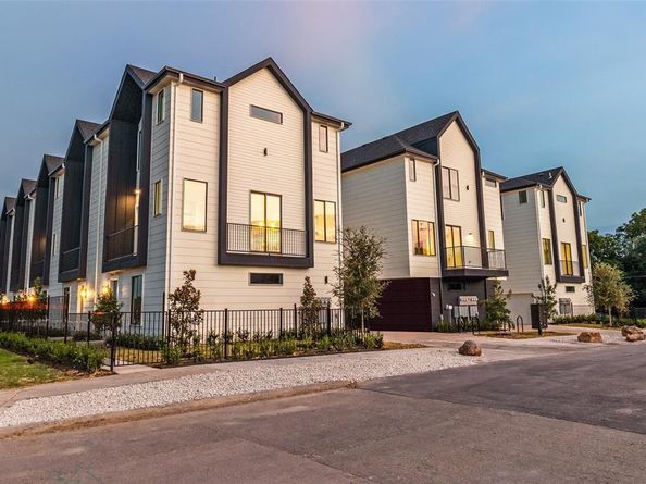 3308  Birmingham Avenue  C11, Dallas Texas 75210