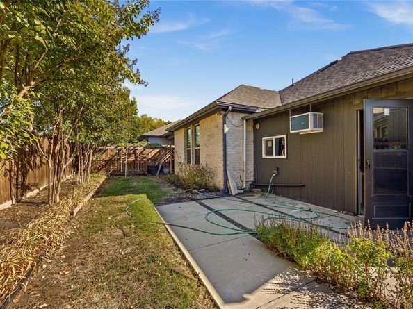 109  Thackery Road , Garland Texas 75043