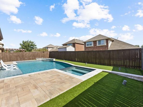 724  Marietta Lane , Aubrey Texas 76227