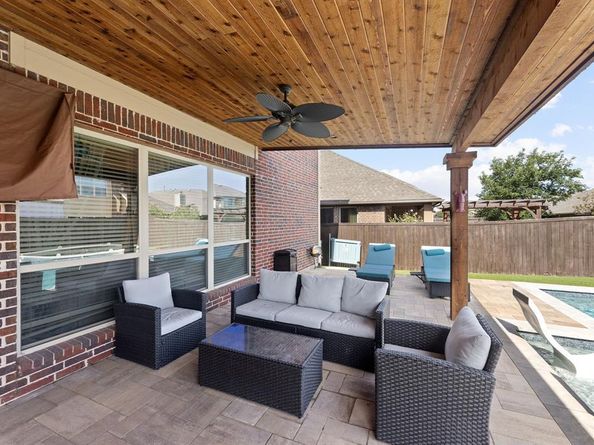 724  Marietta Lane , Aubrey Texas 76227