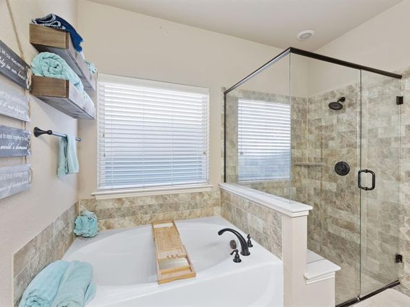 724  Marietta Lane , Aubrey Texas 76227