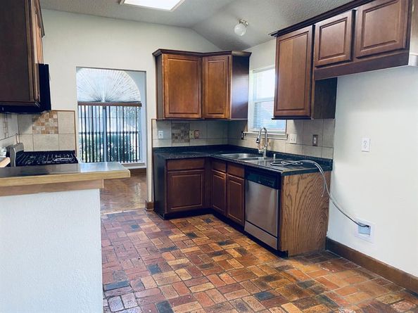 2520  Dandelion Lane , Rowlett Texas 75089